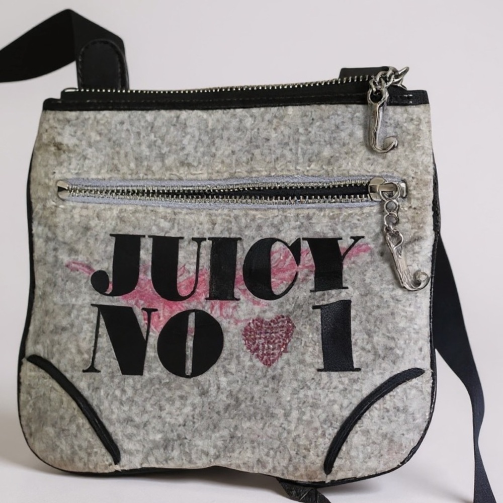 Juicy Couture Y2K Logo Velour Crossbody Bag Zipper Pockets Shoulder Purse Soft